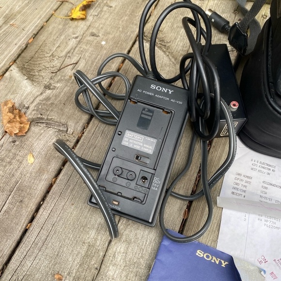 Vintage 1991 Sony Video 8 Handycam Video Camera WITH ORIGINAL RECEIPT FROM 1991 - Picture 14 of 16